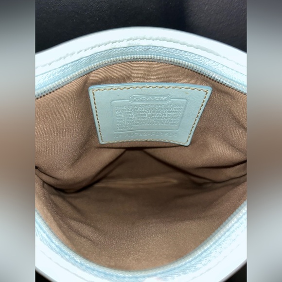 Vintage Coach BabyBlue Signature C crossbody bag with leather trim and Bag Charm - Picture 4 of 16